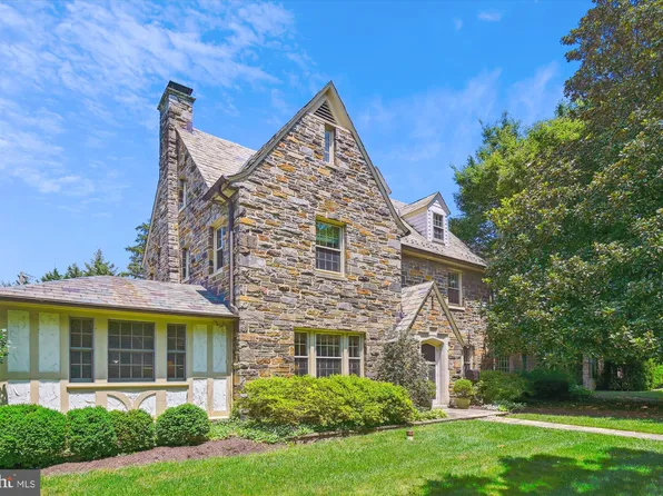 2 E Highfield Rd, Baltimore, MD 21218