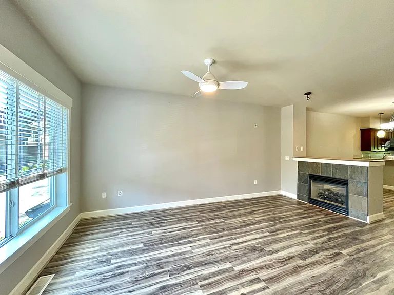 2115 201st Pl SE #B2 — Photo 5