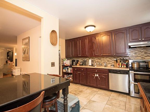 4th image of 56 Louisiana Ave #12R