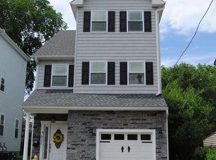 832 Manatawna Ave, Philadelphia, PA