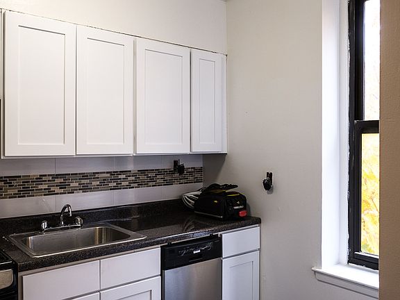 2nd image of 586 Prospect Pl APT 4D