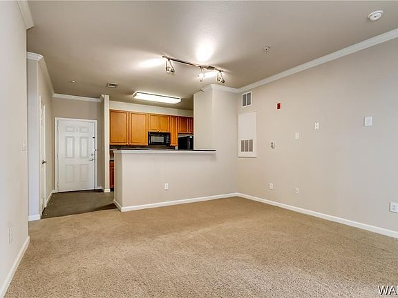 4th image of 600 13th St Unit 614