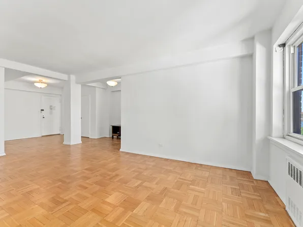 11 Riverside Drive image 11 of 19