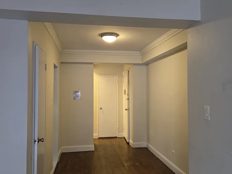 445 E 77th St #4L — Photo 2