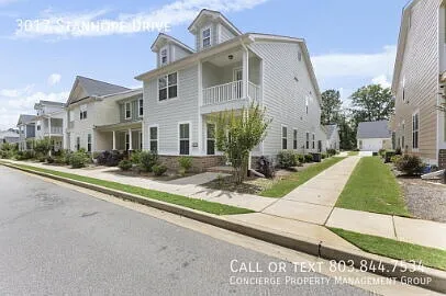 Charleston-style Townhome! — Photo 2