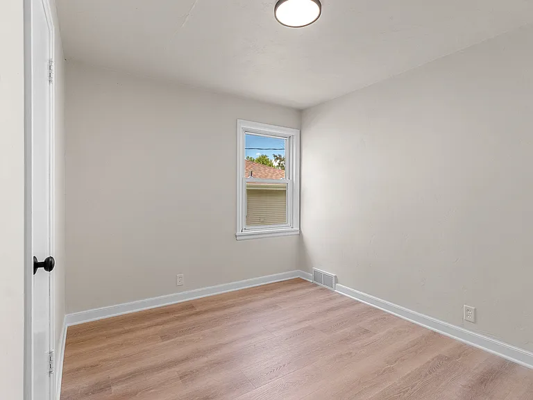 418 S Mill St — Photo 22