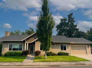 3305 Park Hills Dr, Eugene, OR