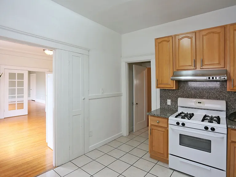 312 20th Ave — Photo 10