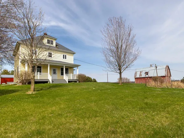 2716 Clay Hollow Rd, Cuba City, WI 53807