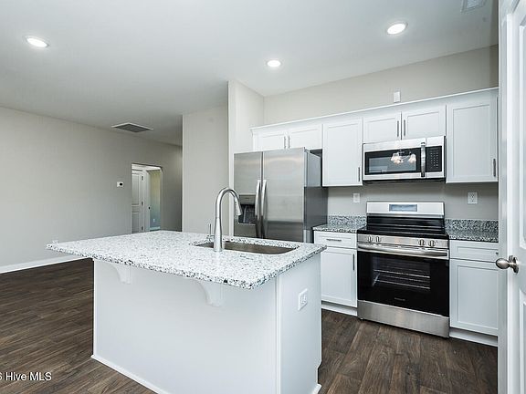 3rd image of 153 Ambergate Court