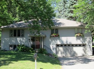 502 Del Rio Dr, Chanhassen, MN 55317