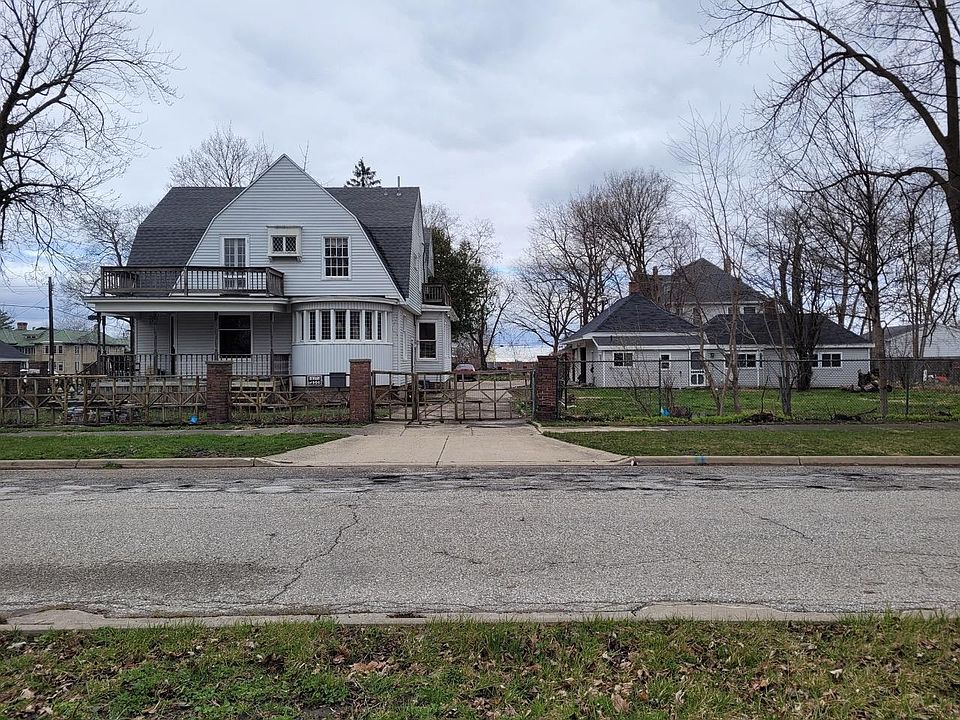 1st image of 1237 Owen St