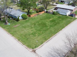 407 Locust St, Cuba, MO 65453