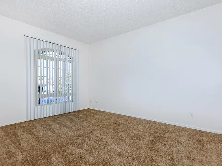 Castilian and Cordova Apartment Homes — Photo 43