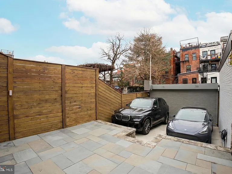 1816 Belmont Rd NW — Photo 6