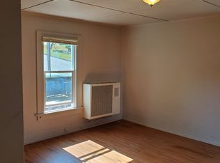 305 W 4th St, Rainier, OR 97048
