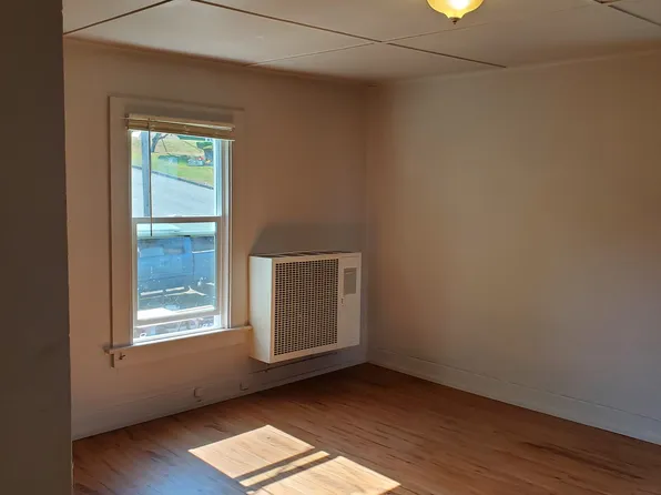 305 W 4th St, Rainier, OR