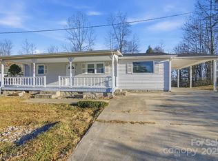 1206 Three Way Ln, Lenoir, NC 28645