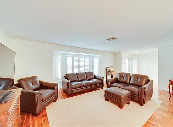 4th image of 1471 Reynard Dr