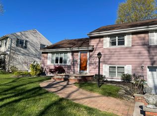 715 Beechwood Rd, Linden, NJ 07036