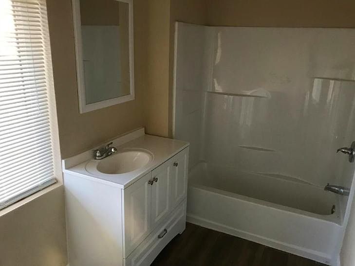 Master Bathroom (1)