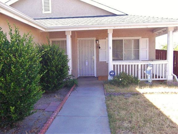 4th image of 42846 Berkley Ave