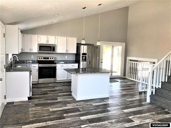 3rd image of 432 Dana Cir