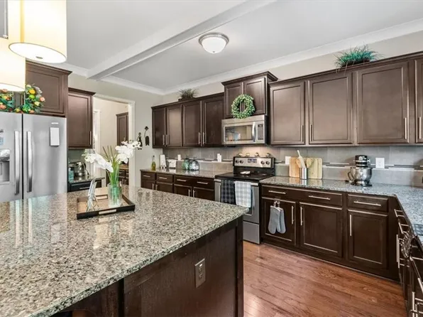 4229 Wedge Dr, Pfafftown, NC 27040