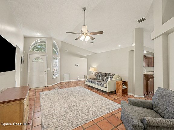 3rd image of 8001 Bracken Ln