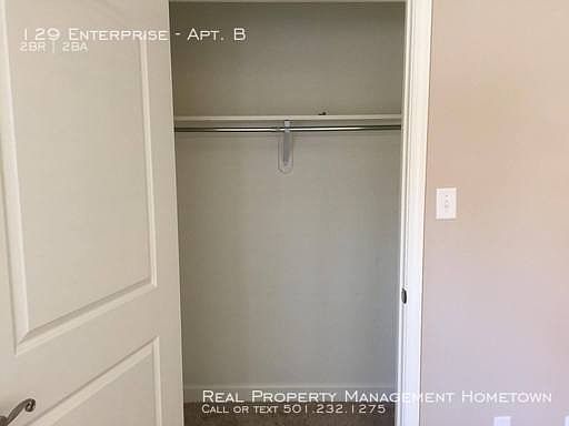 3rd image of 129 Enterprise Dr APT B