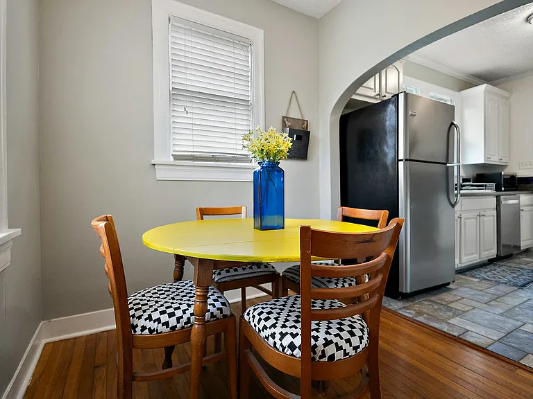 1733 Myrtle St #HOUSE — Photo 2