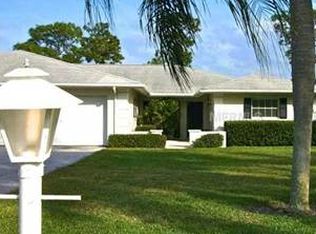 7089 W Country Club Dr N, Sarasota, FL 34243