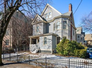 7 Russell St #1, Cambridge, MA 02140