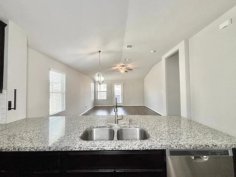 6818 Hanover Stone — Photo 3
