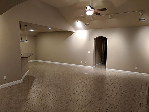 Living/dining area