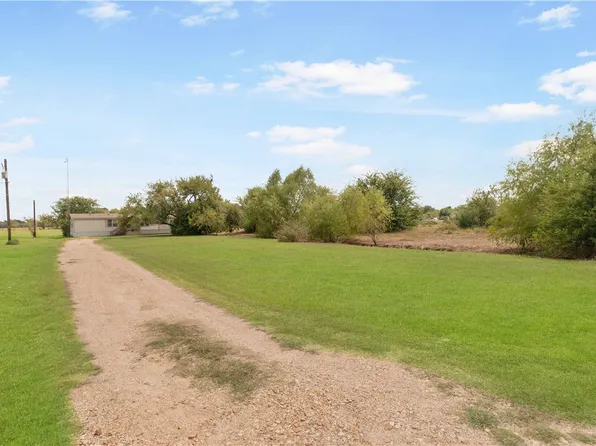 4142 High Country Dr, Bryan, TX 77808