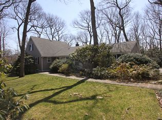 52 Golf Ln, Huntington, NY 11743