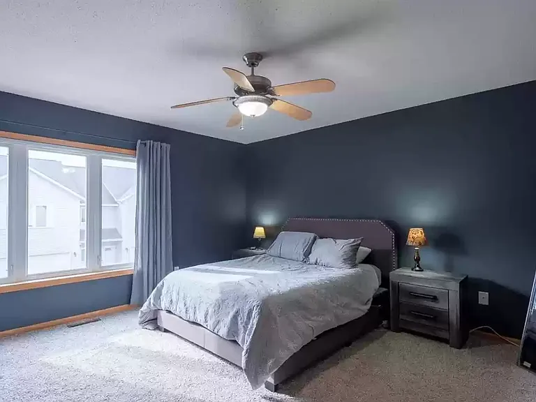 2109 Linden Trl — Photo 7