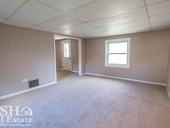 4th image of 214 Linden St