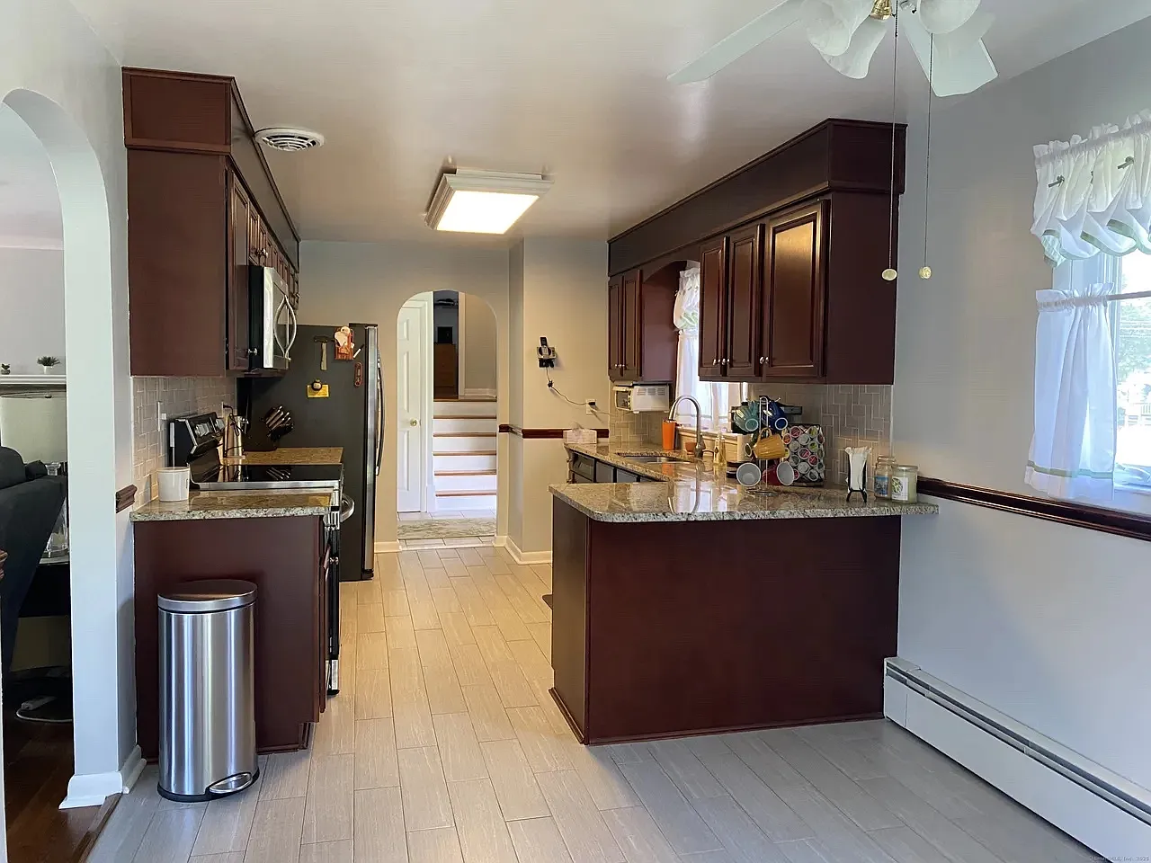 4 bed, 1.5 bath, 2085 sqft, $3,500 — Photo 3