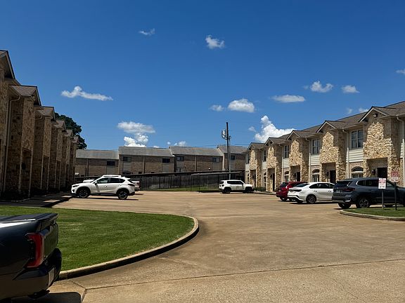 2nd image of 222 Parrott Dr Unit 111