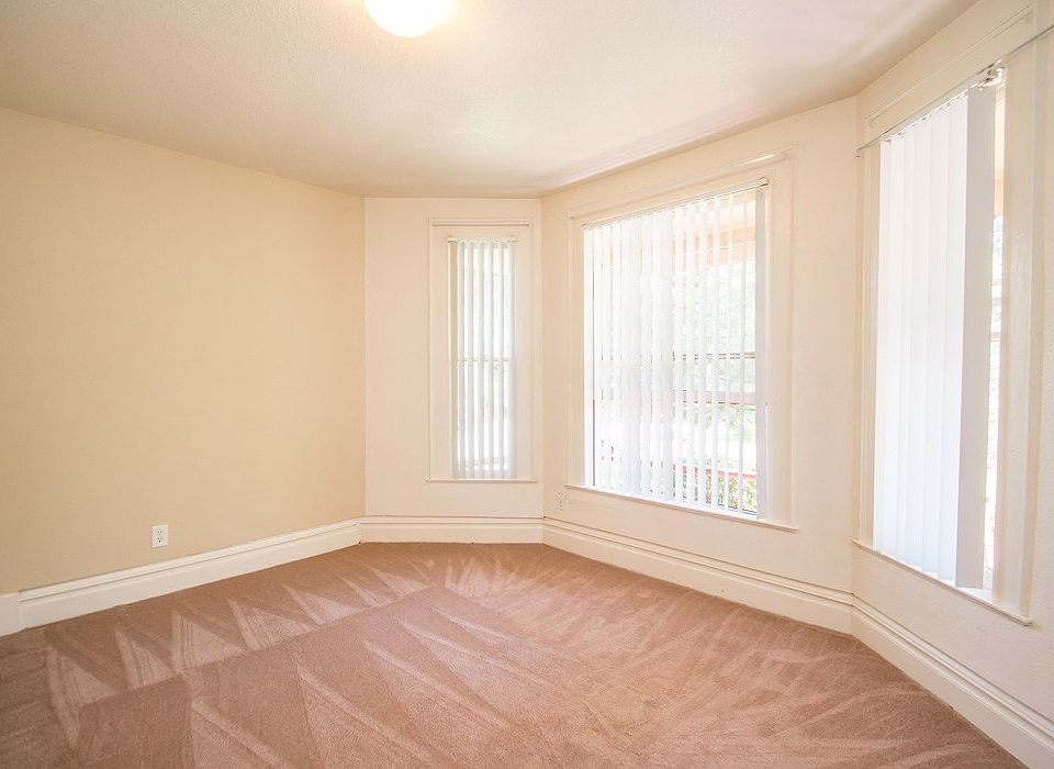 1045 12th Street A Bedroom