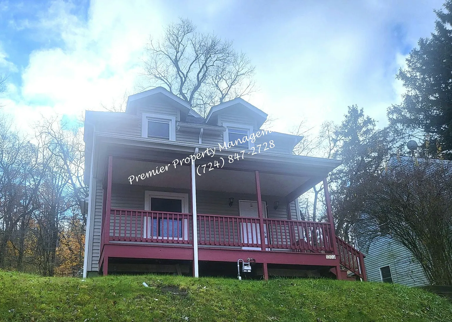 1303 Wade St photo 1