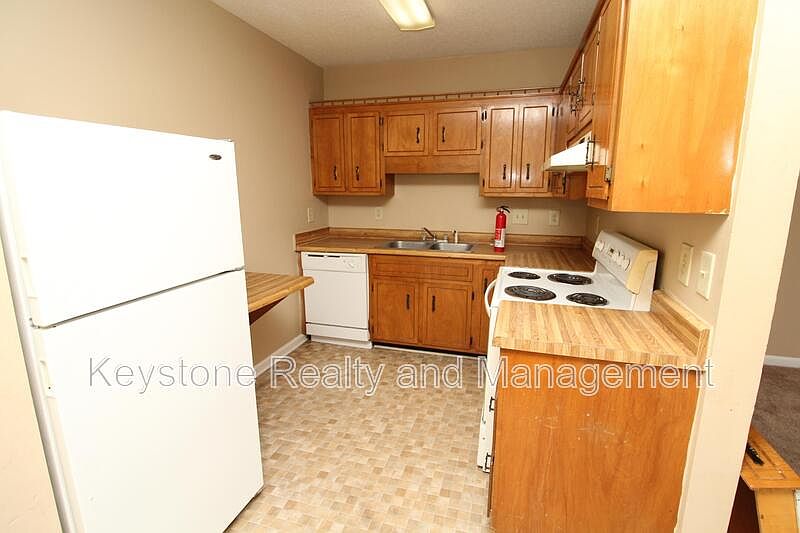 2nd image of 706 Peachers Dr APT A