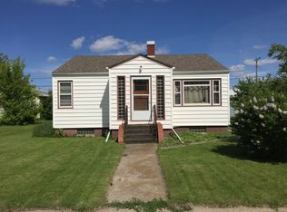 109 S 3rd St, Drayton, ND 58225