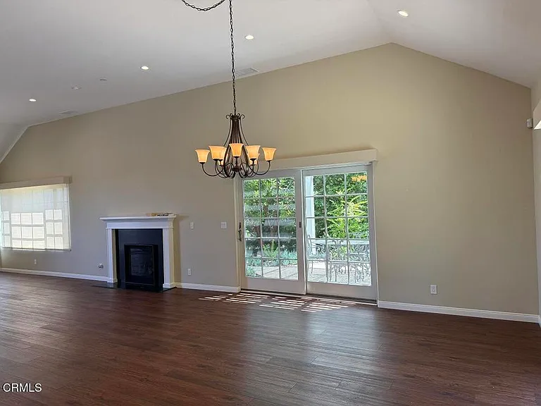 639 Skyview Ter — Photo 5