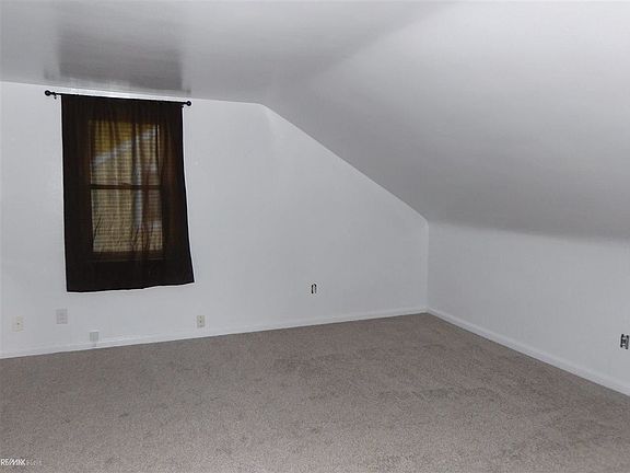 3rd image of 20517 Gaukler St