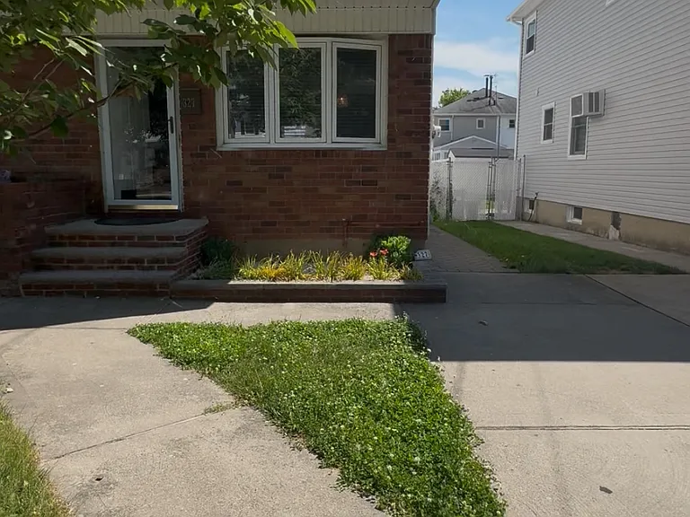 327 Chesterton Ave — Photo 1