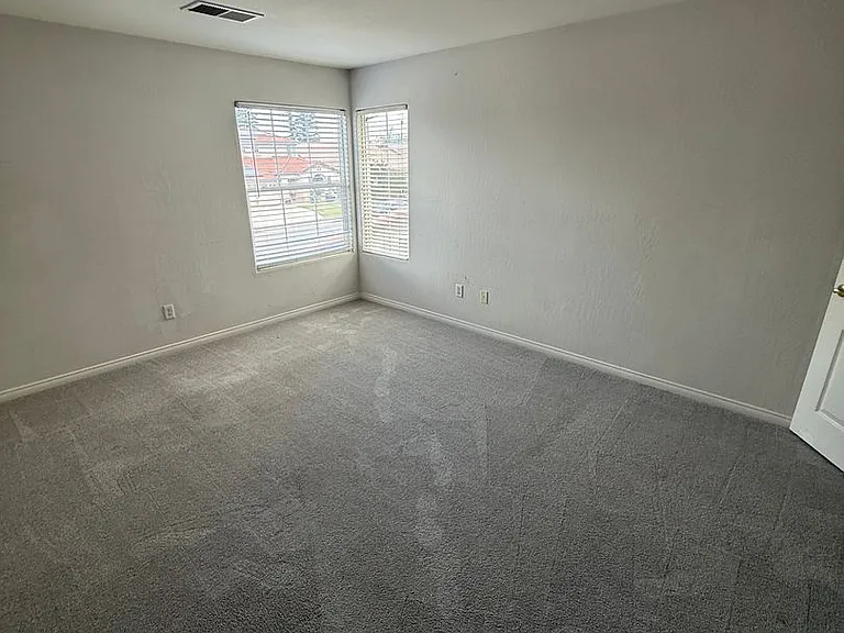 12710 Crystal Cove Ave — Photo 24
