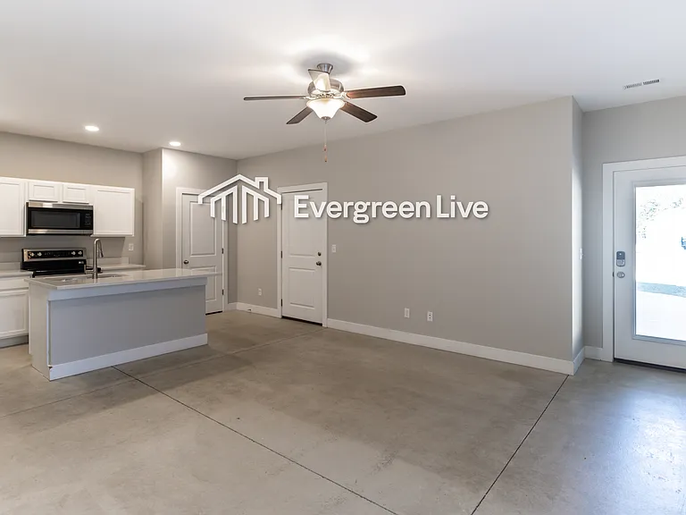 223 E Northern Ct — Photo 5